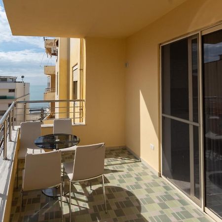 Spacious 2 Bedroom Apartment In Durres Beach المظهر الخارجي الصورة
