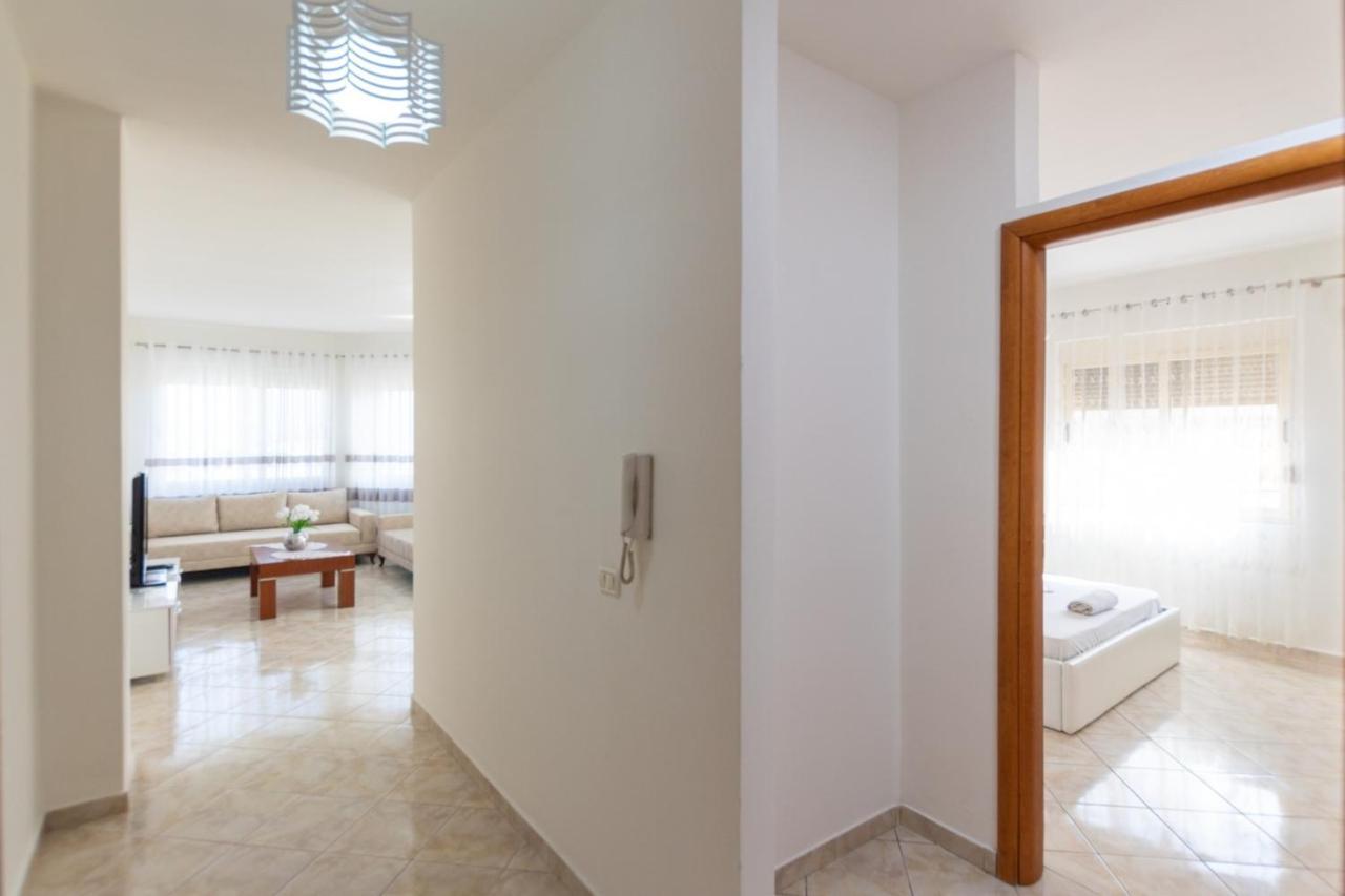 Spacious 2 Bedroom Apartment In Durres Beach المظهر الخارجي الصورة