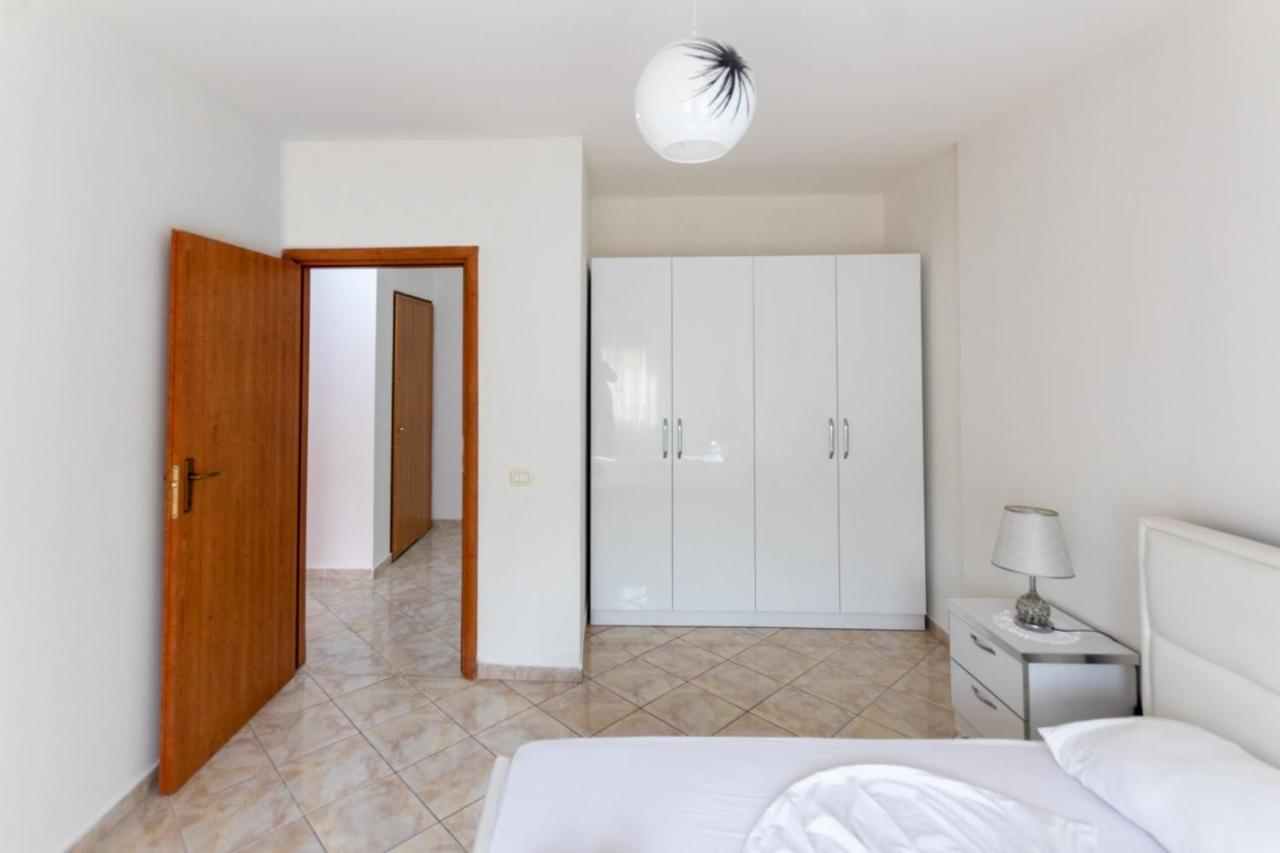 Spacious 2 Bedroom Apartment In Durres Beach المظهر الخارجي الصورة