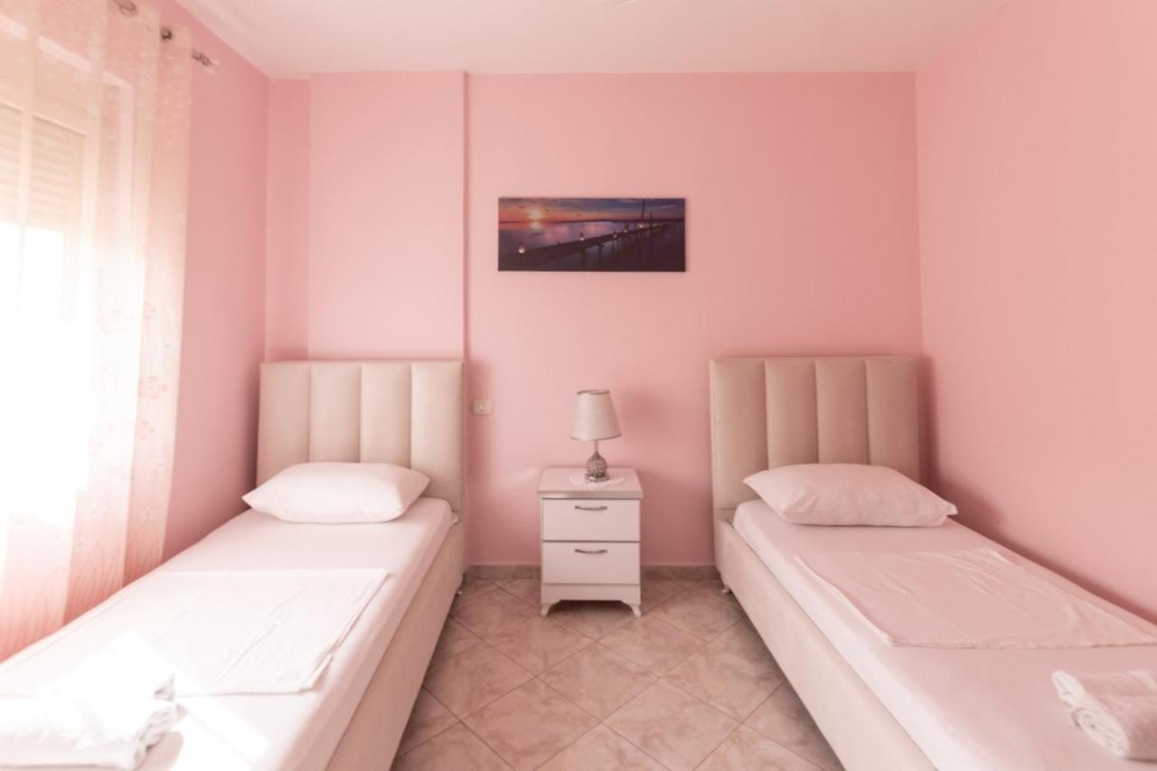 Spacious 2 Bedroom Apartment In Durres Beach المظهر الخارجي الصورة
