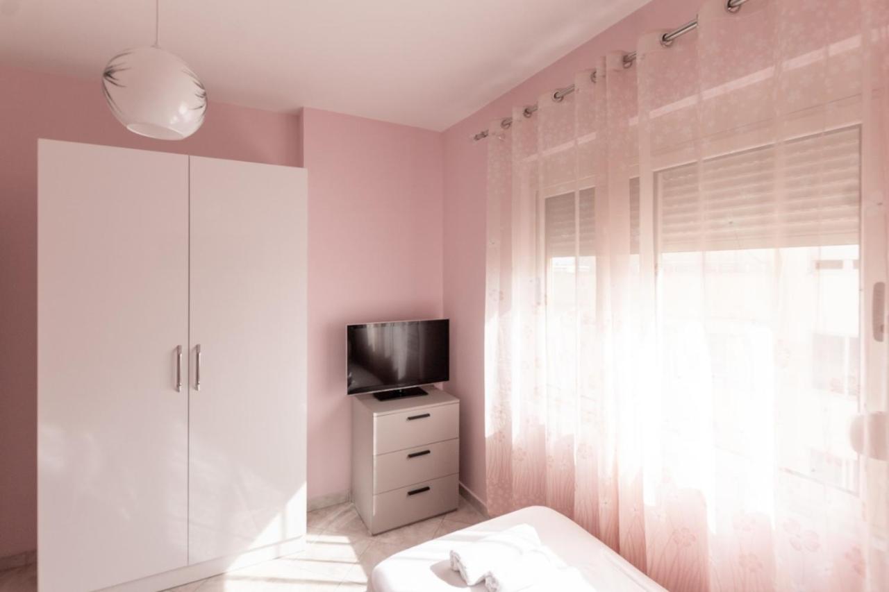 Spacious 2 Bedroom Apartment In Durres Beach المظهر الخارجي الصورة