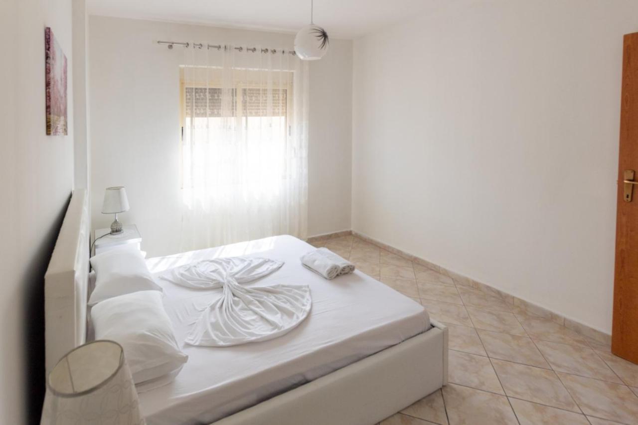 Spacious 2 Bedroom Apartment In Durres Beach المظهر الخارجي الصورة