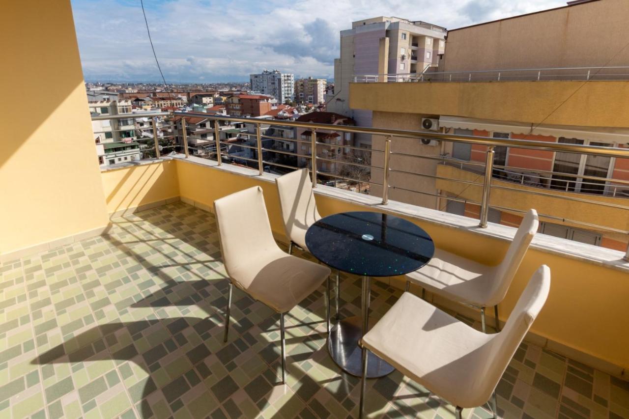 Spacious 2 Bedroom Apartment In Durres Beach المظهر الخارجي الصورة