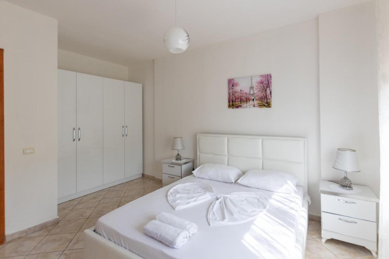 Spacious 2 Bedroom Apartment In Durres Beach المظهر الخارجي الصورة